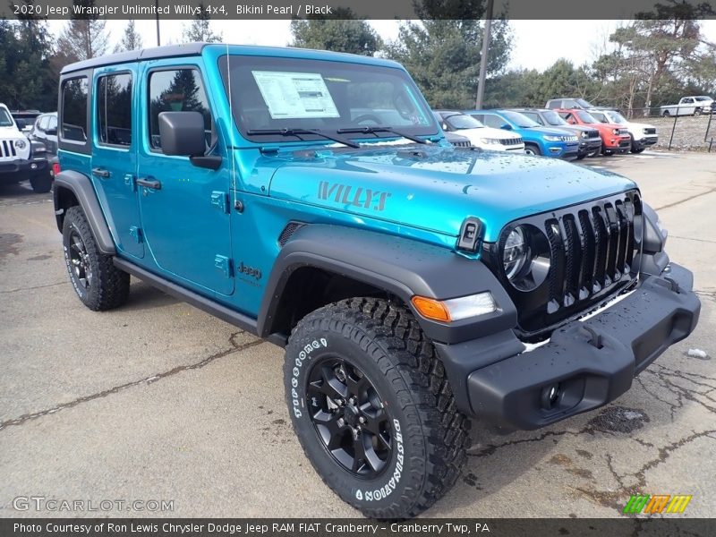 Front 3/4 View of 2020 Wrangler Unlimited Willys 4x4