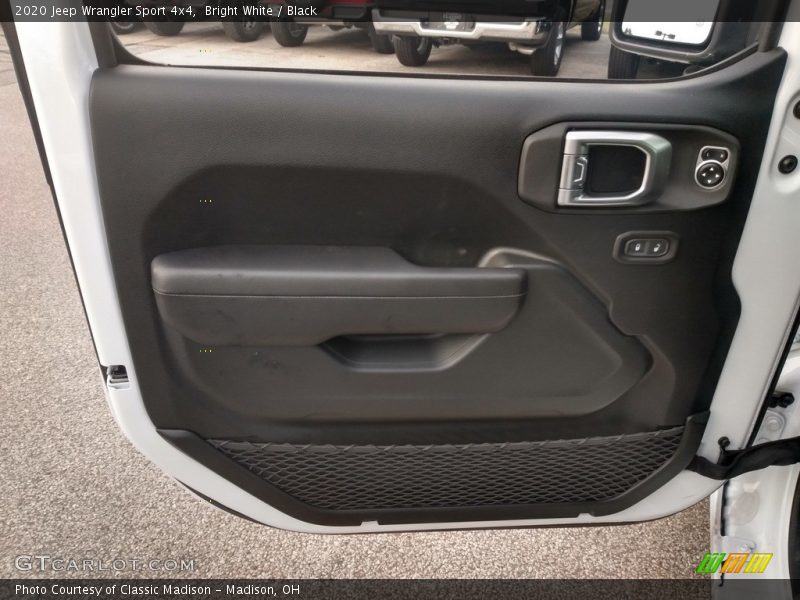 Bright White / Black 2020 Jeep Wrangler Sport 4x4