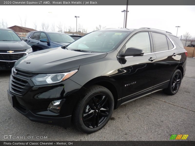 Front 3/4 View of 2020 Equinox LT AWD