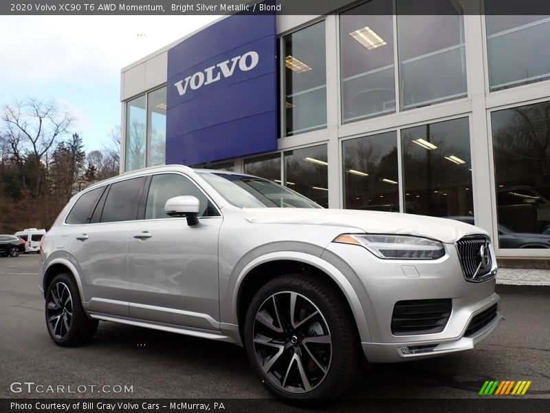 Front 3/4 View of 2020 XC90 T6 AWD Momentum