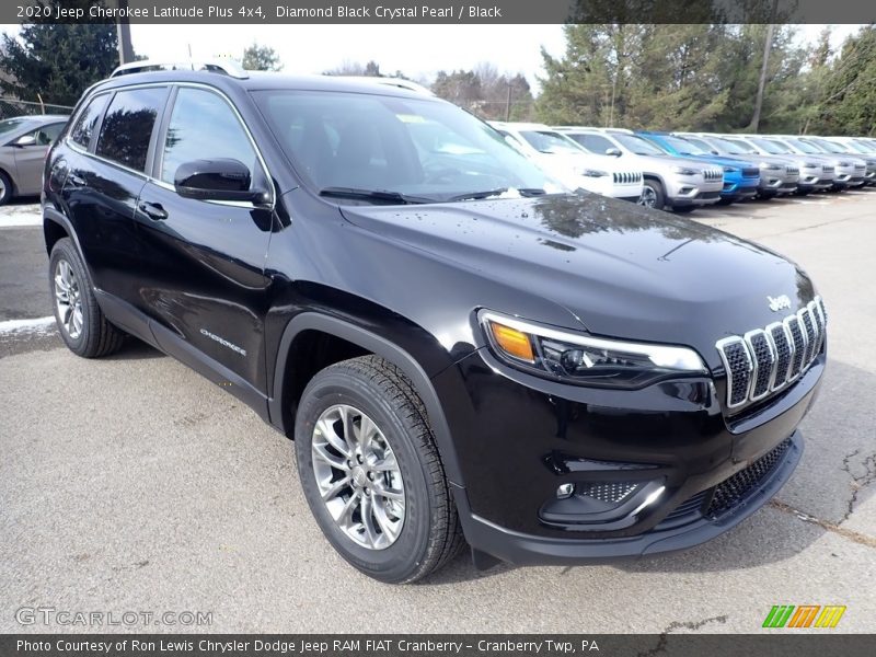 Front 3/4 View of 2020 Cherokee Latitude Plus 4x4