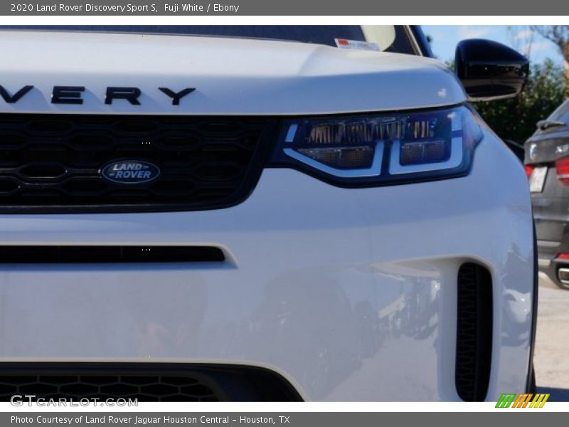 Fuji White / Ebony 2020 Land Rover Discovery Sport S