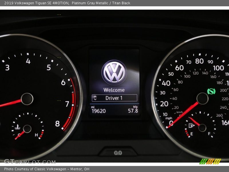 Platinum Gray Metallic / Titan Black 2019 Volkswagen Tiguan SE 4MOTION