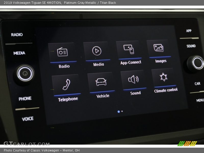 Platinum Gray Metallic / Titan Black 2019 Volkswagen Tiguan SE 4MOTION