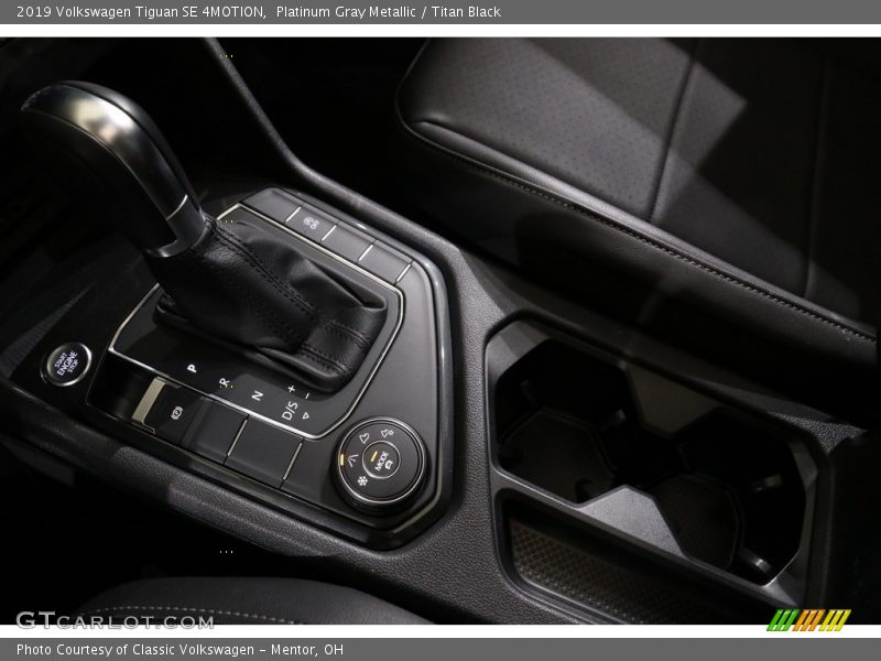 Platinum Gray Metallic / Titan Black 2019 Volkswagen Tiguan SE 4MOTION