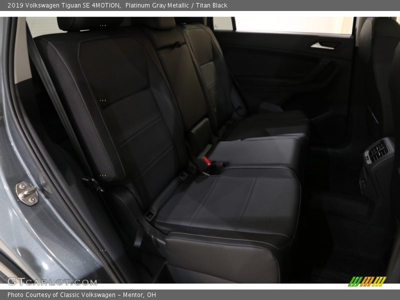 Platinum Gray Metallic / Titan Black 2019 Volkswagen Tiguan SE 4MOTION