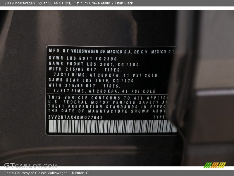 Platinum Gray Metallic / Titan Black 2019 Volkswagen Tiguan SE 4MOTION