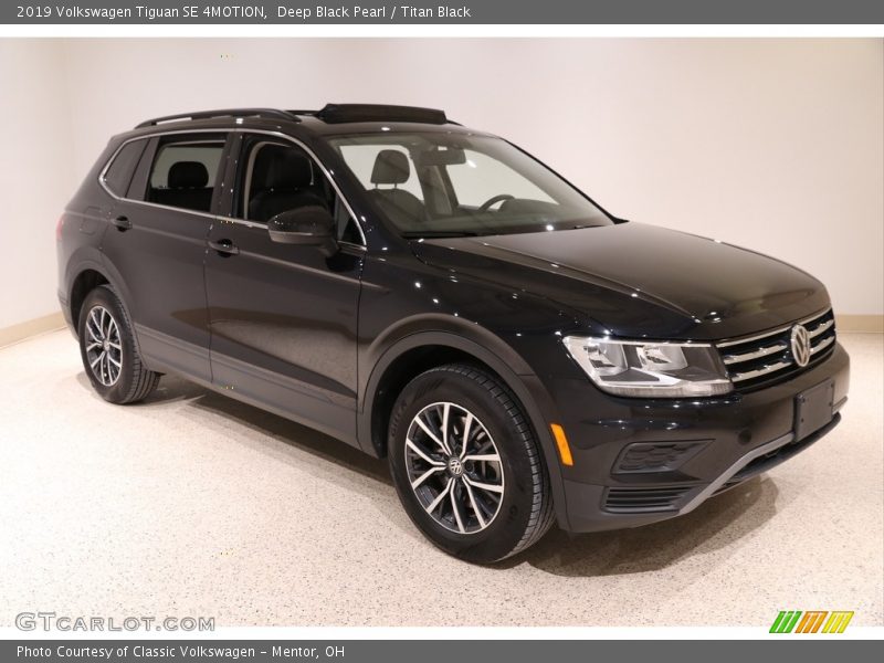 Front 3/4 View of 2019 Tiguan SE 4MOTION