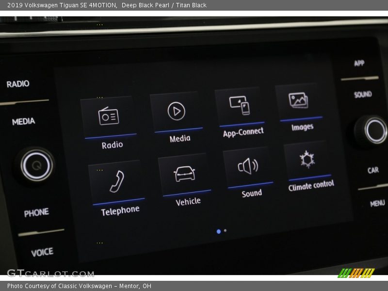 Deep Black Pearl / Titan Black 2019 Volkswagen Tiguan SE 4MOTION
