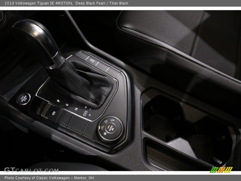 Deep Black Pearl / Titan Black 2019 Volkswagen Tiguan SE 4MOTION