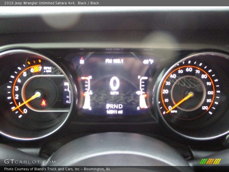 Black / Black 2019 Jeep Wrangler Unlimited Sahara 4x4
