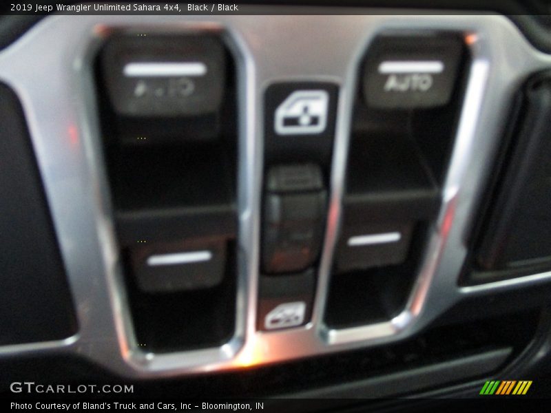 Black / Black 2019 Jeep Wrangler Unlimited Sahara 4x4