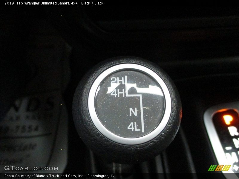 Black / Black 2019 Jeep Wrangler Unlimited Sahara 4x4