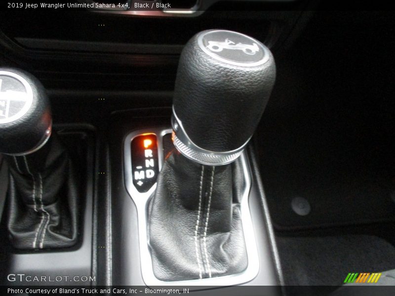 Black / Black 2019 Jeep Wrangler Unlimited Sahara 4x4