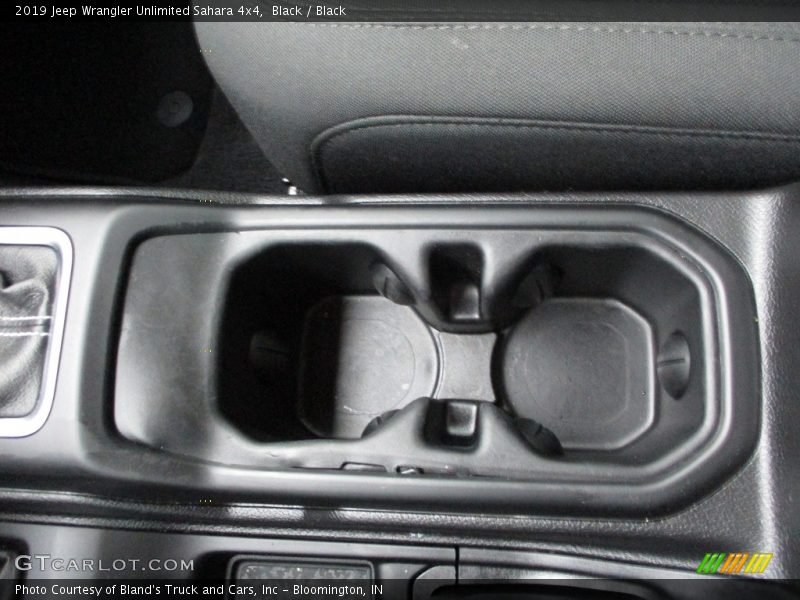 Black / Black 2019 Jeep Wrangler Unlimited Sahara 4x4