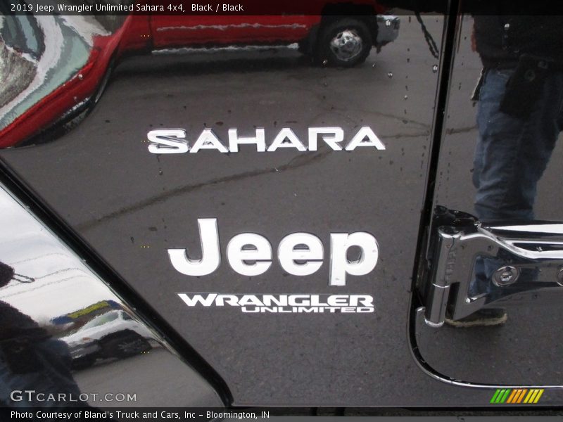 Black / Black 2019 Jeep Wrangler Unlimited Sahara 4x4