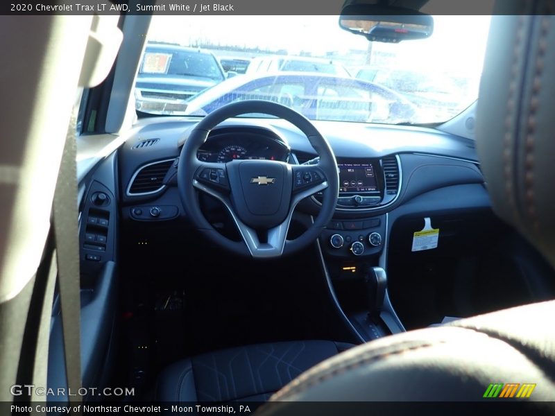 Summit White / Jet Black 2020 Chevrolet Trax LT AWD