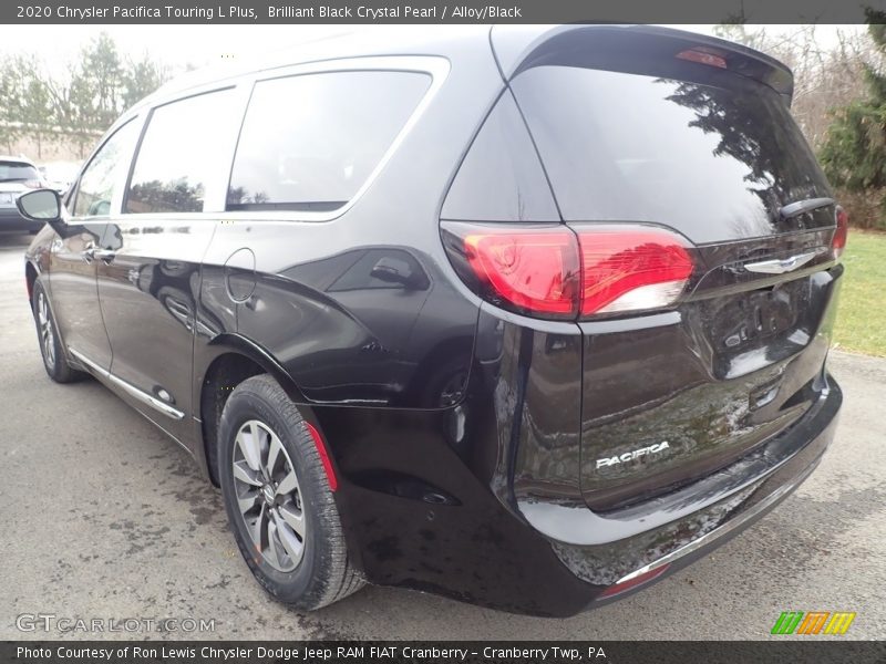 Brilliant Black Crystal Pearl / Alloy/Black 2020 Chrysler Pacifica Touring L Plus