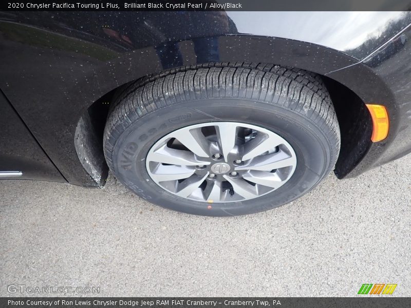 Brilliant Black Crystal Pearl / Alloy/Black 2020 Chrysler Pacifica Touring L Plus