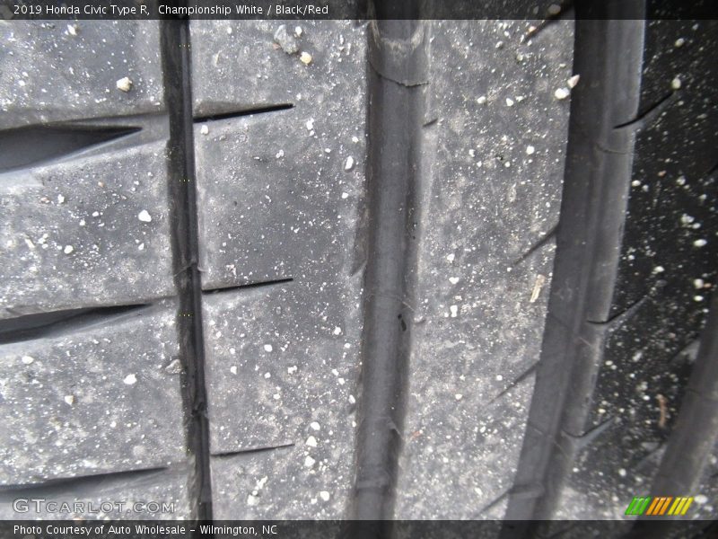 Championship White / Black/Red 2019 Honda Civic Type R