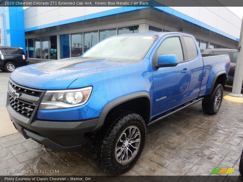 Front 3/4 View of 2020 Colorado Z71 Extended Cab 4x4