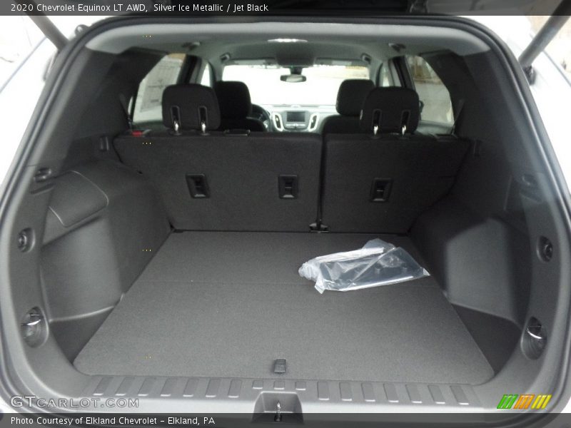  2020 Equinox LT AWD Trunk