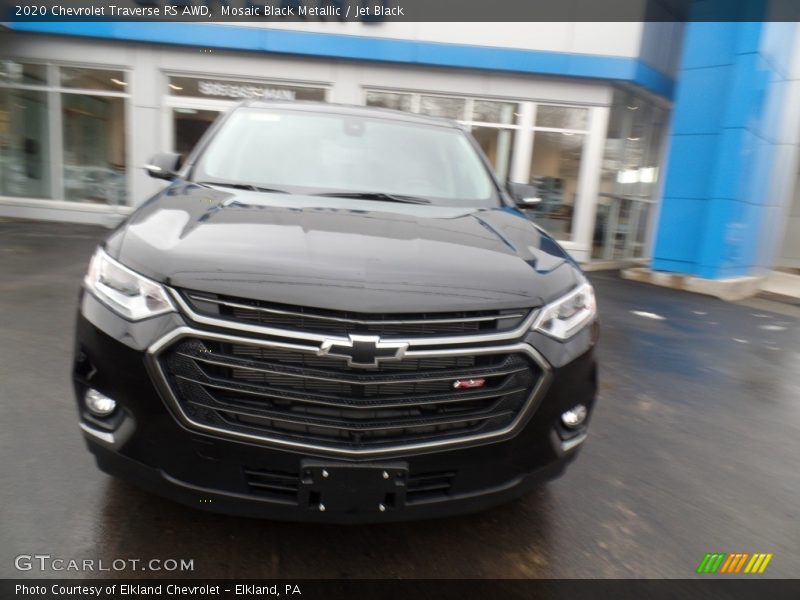 Mosaic Black Metallic / Jet Black 2020 Chevrolet Traverse RS AWD