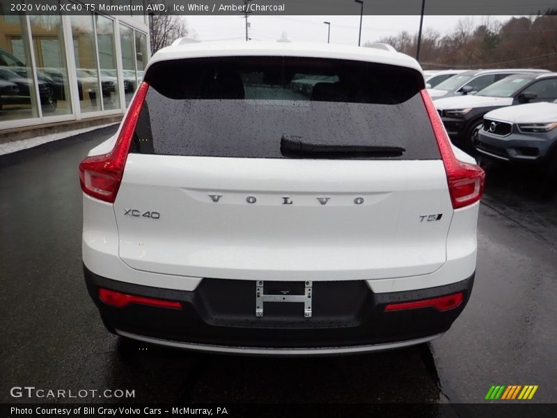 Ice White / Amber/Charcoal 2020 Volvo XC40 T5 Momentum AWD