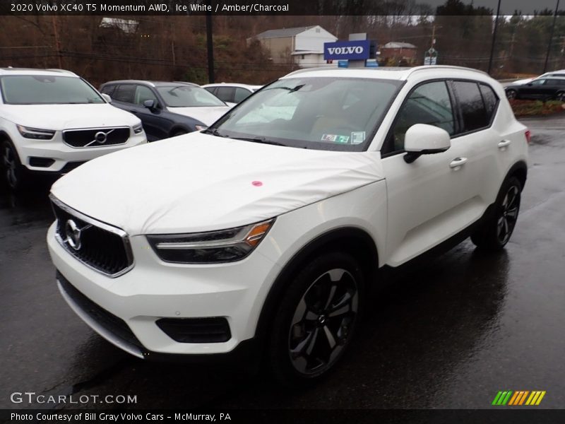 Ice White / Amber/Charcoal 2020 Volvo XC40 T5 Momentum AWD