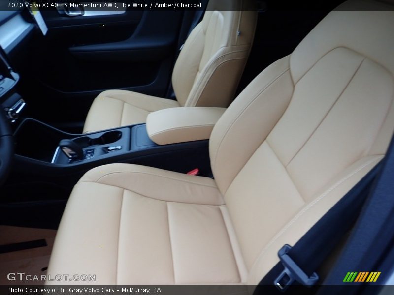 Ice White / Amber/Charcoal 2020 Volvo XC40 T5 Momentum AWD
