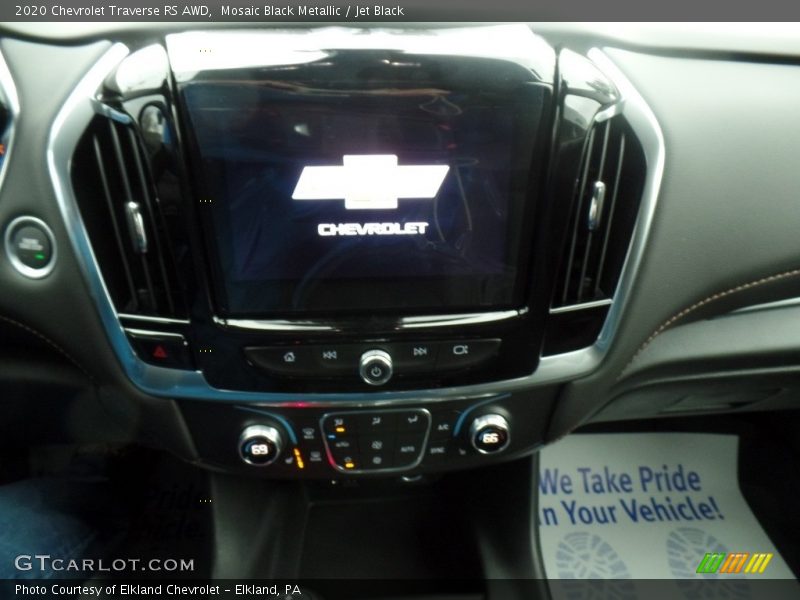 Mosaic Black Metallic / Jet Black 2020 Chevrolet Traverse RS AWD