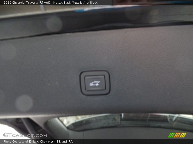 Mosaic Black Metallic / Jet Black 2020 Chevrolet Traverse RS AWD