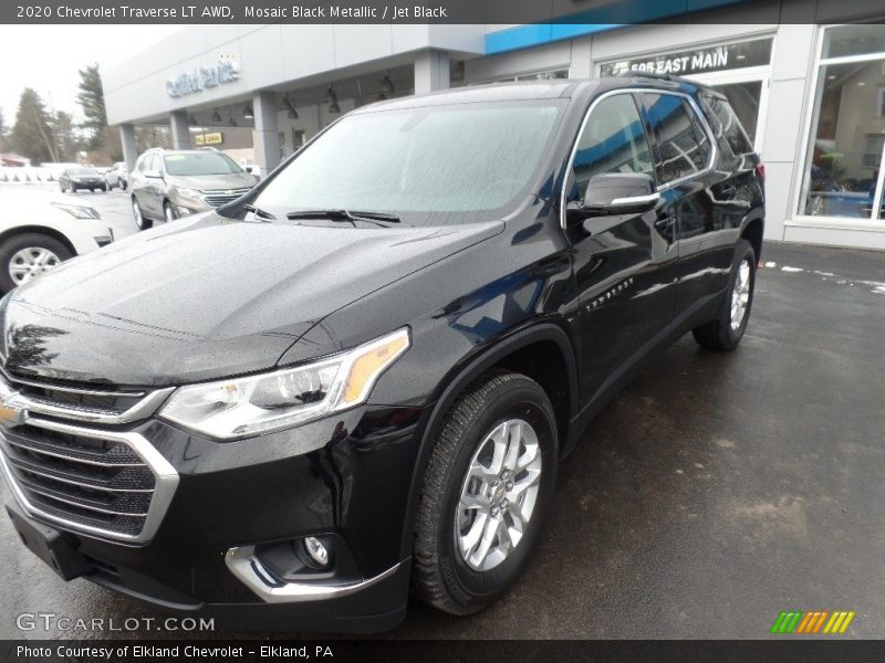 Mosaic Black Metallic / Jet Black 2020 Chevrolet Traverse LT AWD