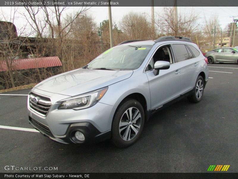Front 3/4 View of 2019 Outback 2.5i Limited