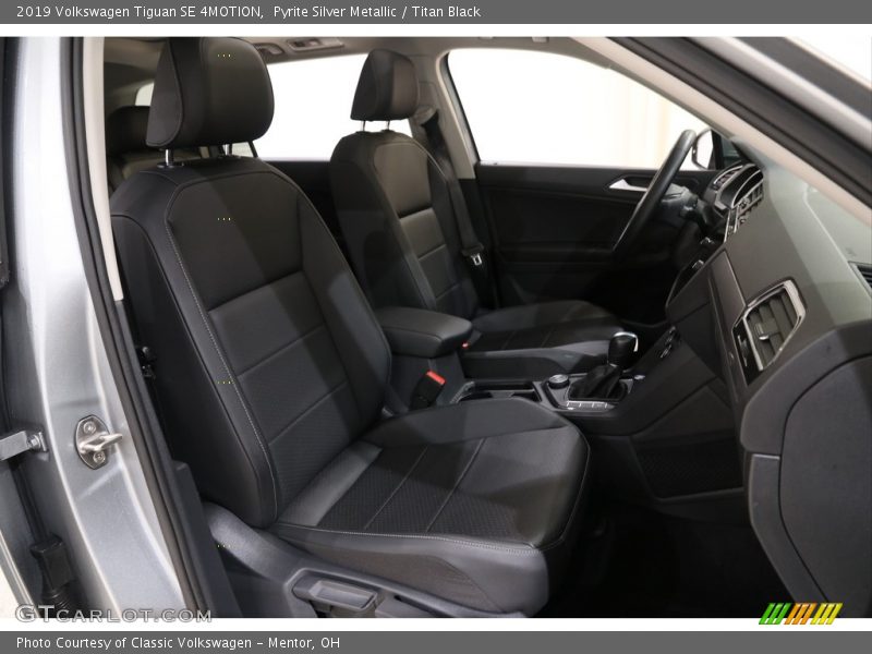 Pyrite Silver Metallic / Titan Black 2019 Volkswagen Tiguan SE 4MOTION