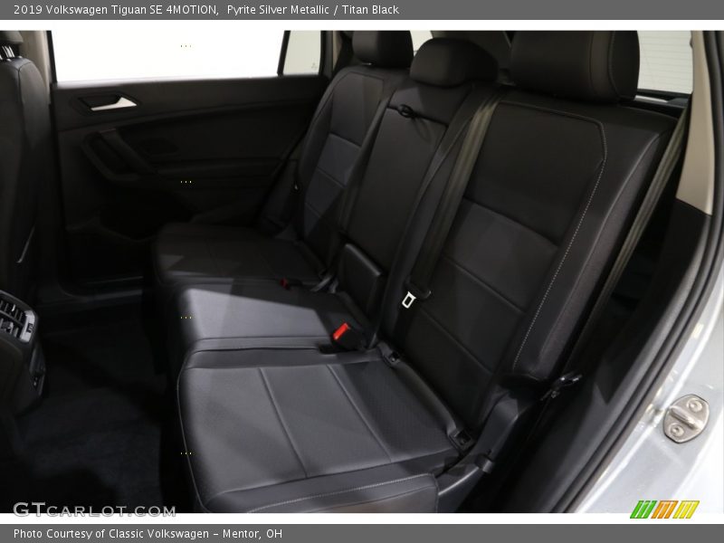 Pyrite Silver Metallic / Titan Black 2019 Volkswagen Tiguan SE 4MOTION