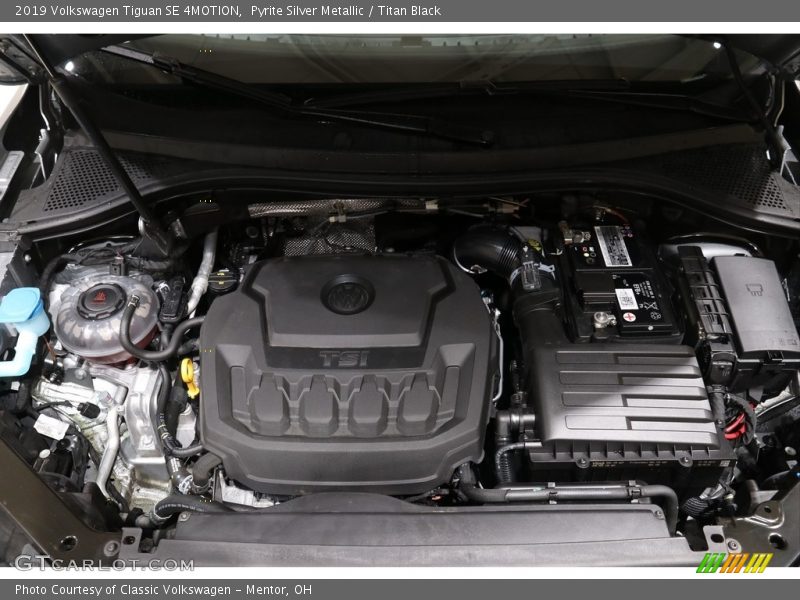 Pyrite Silver Metallic / Titan Black 2019 Volkswagen Tiguan SE 4MOTION