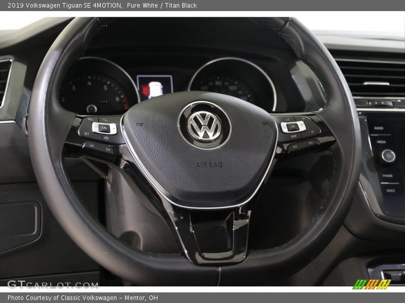 Pure White / Titan Black 2019 Volkswagen Tiguan SE 4MOTION