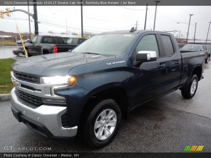 Front 3/4 View of 2020 Silverado 1500 LT Double Cab 4x4
