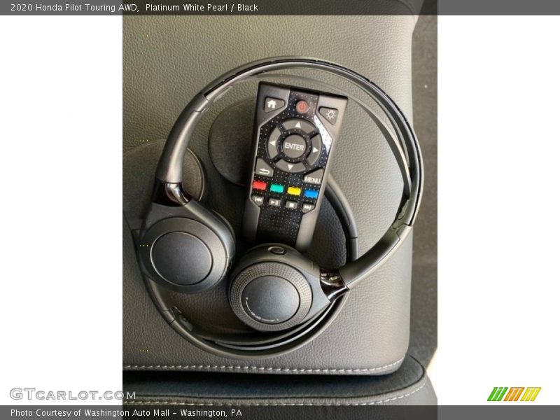 Platinum White Pearl / Black 2020 Honda Pilot Touring AWD