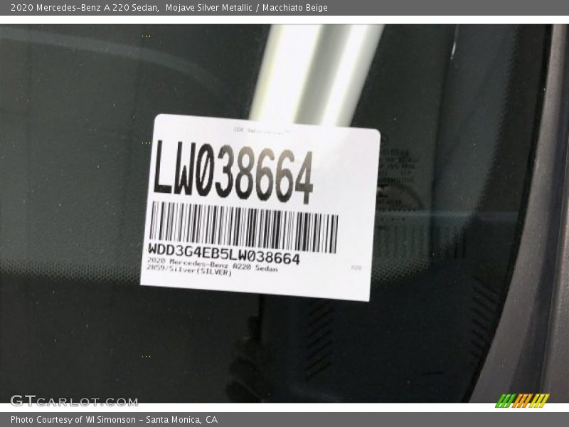 Mojave Silver Metallic / Macchiato Beige 2020 Mercedes-Benz A 220 Sedan