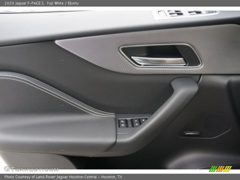 Fuji White / Ebony 2020 Jaguar F-PACE S