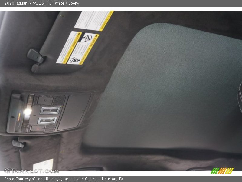 Fuji White / Ebony 2020 Jaguar F-PACE S