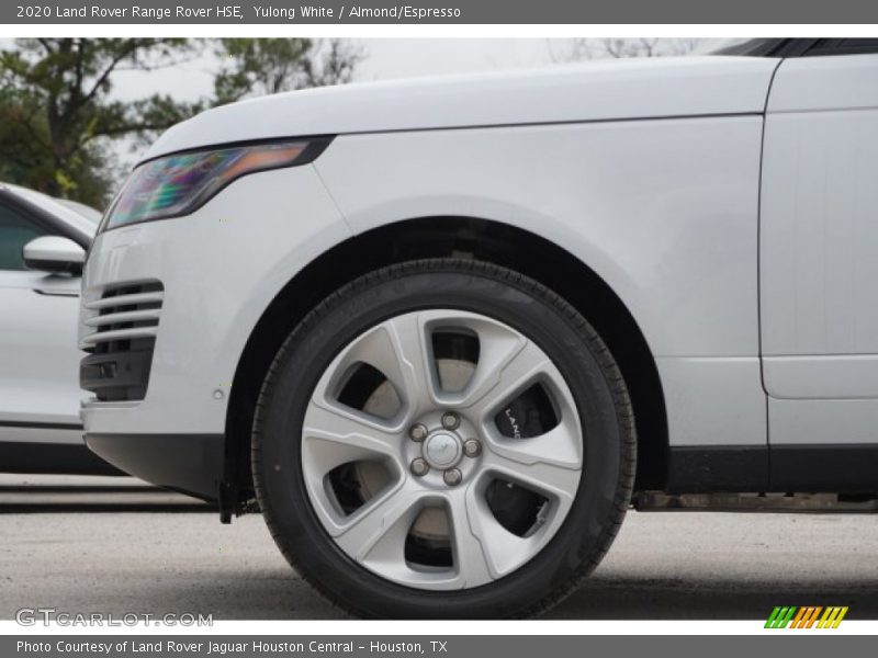 Yulong White / Almond/Espresso 2020 Land Rover Range Rover HSE