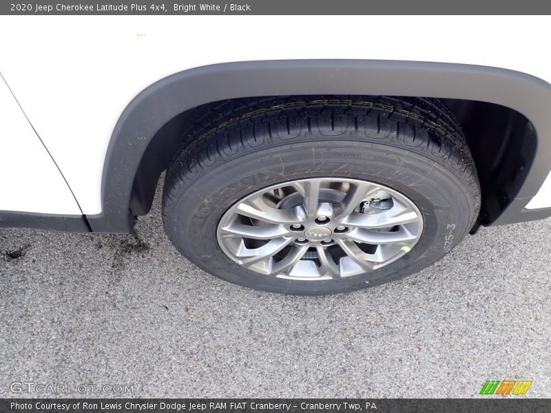 Bright White / Black 2020 Jeep Cherokee Latitude Plus 4x4