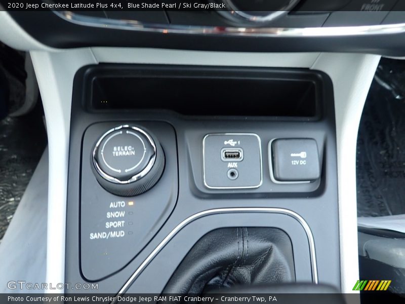 Blue Shade Pearl / Ski Gray/Black 2020 Jeep Cherokee Latitude Plus 4x4