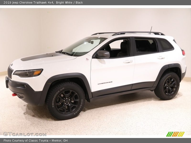 Bright White / Black 2019 Jeep Cherokee Trailhawk 4x4