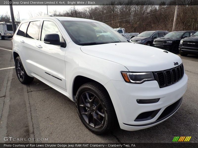 Front 3/4 View of 2020 Grand Cherokee Limited X 4x4