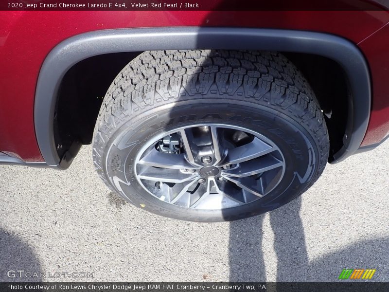 Velvet Red Pearl / Black 2020 Jeep Grand Cherokee Laredo E 4x4