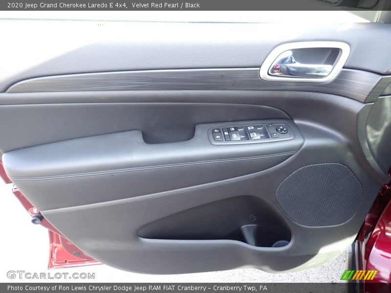 Velvet Red Pearl / Black 2020 Jeep Grand Cherokee Laredo E 4x4